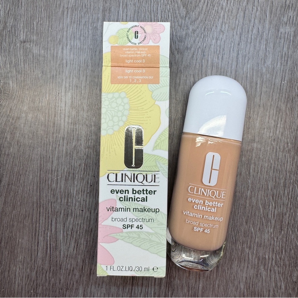 Clinique Clinical Vitamin Makeup Foundation SPF45 Light Cool 3